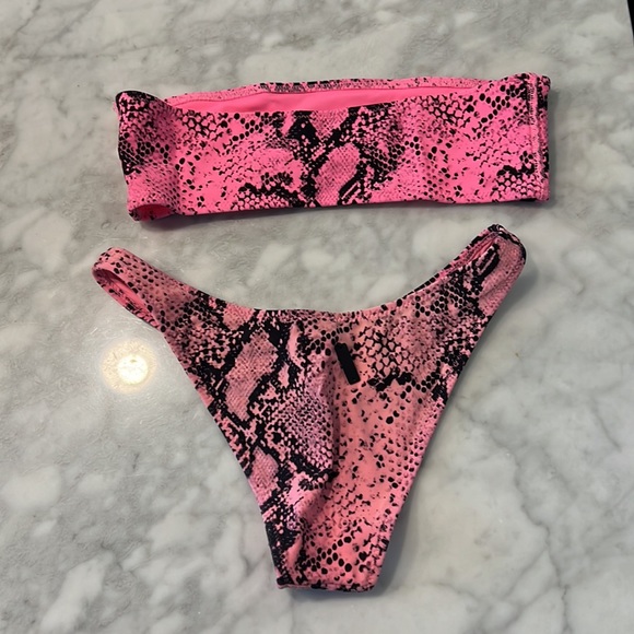 Triangle XS - Picture 2 of 4